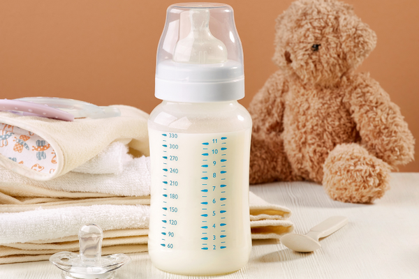How to Clean Used Baby Bottles, Naturally!