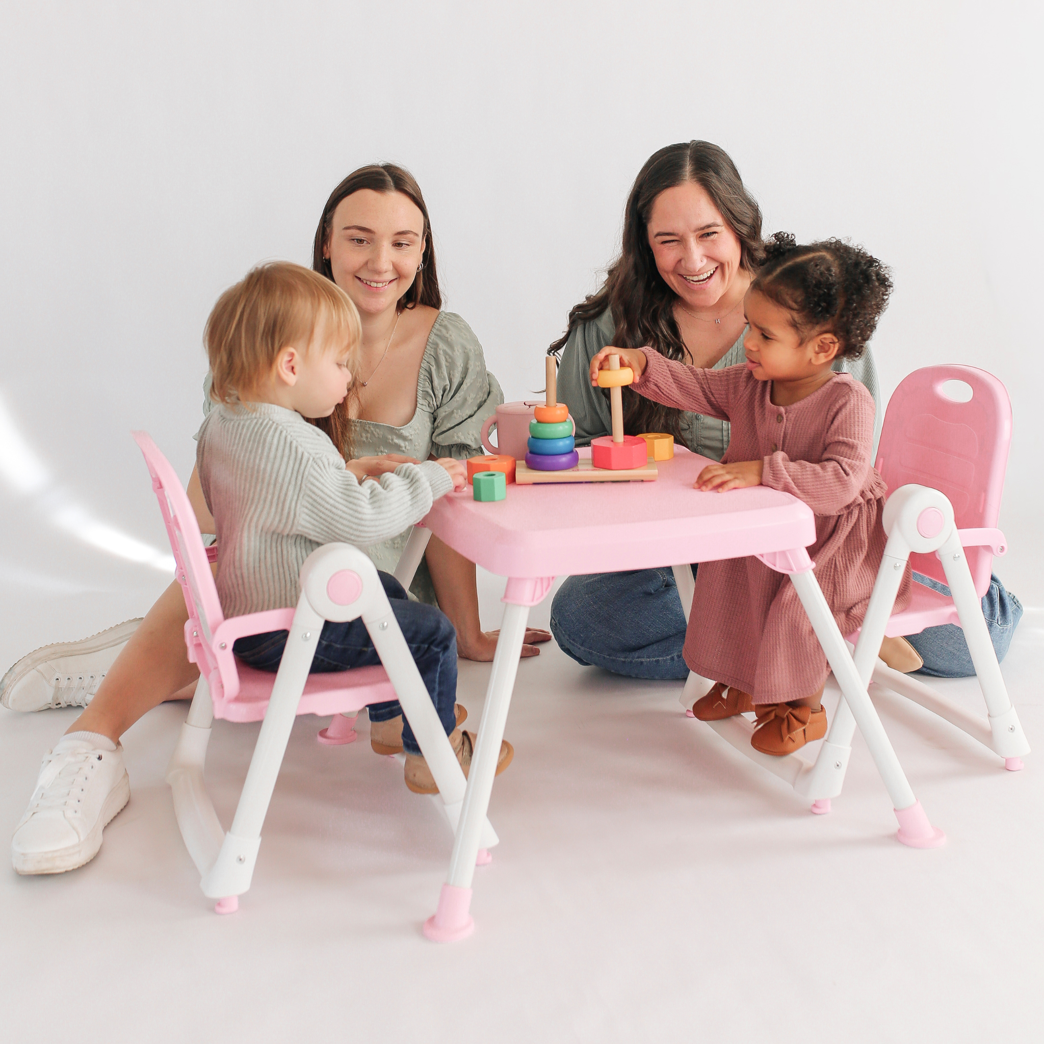 Zoe MUNCHkin Party Table & Chairs Set | Open-Box | Stork Exchange